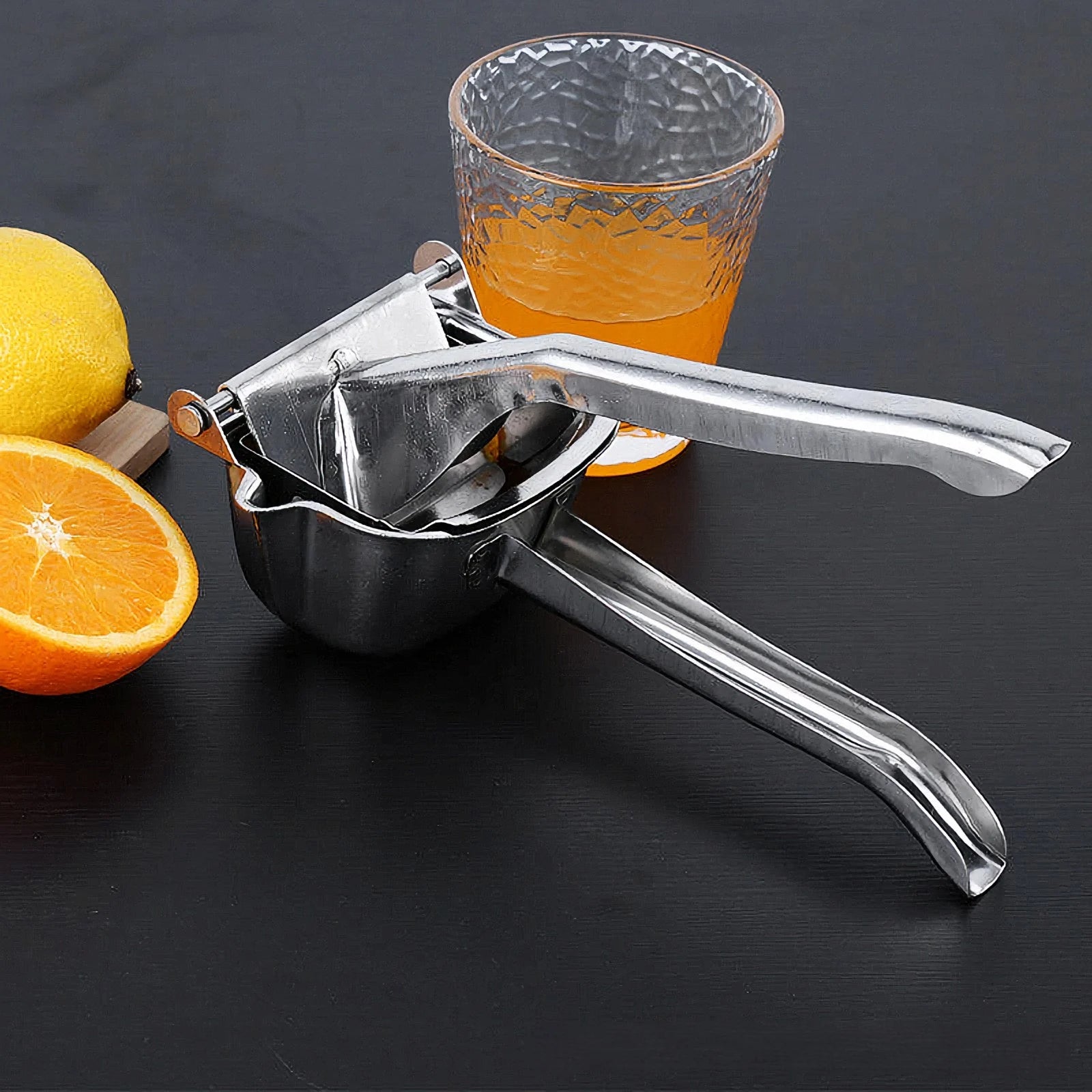 Kitchen Essential Manual Citrus Squeezer For Fresh Juice Extraction