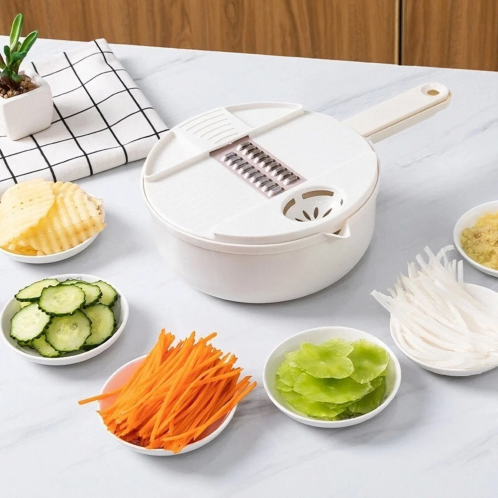 Multifunctional Salad Chopper With Precision Cutting Blades